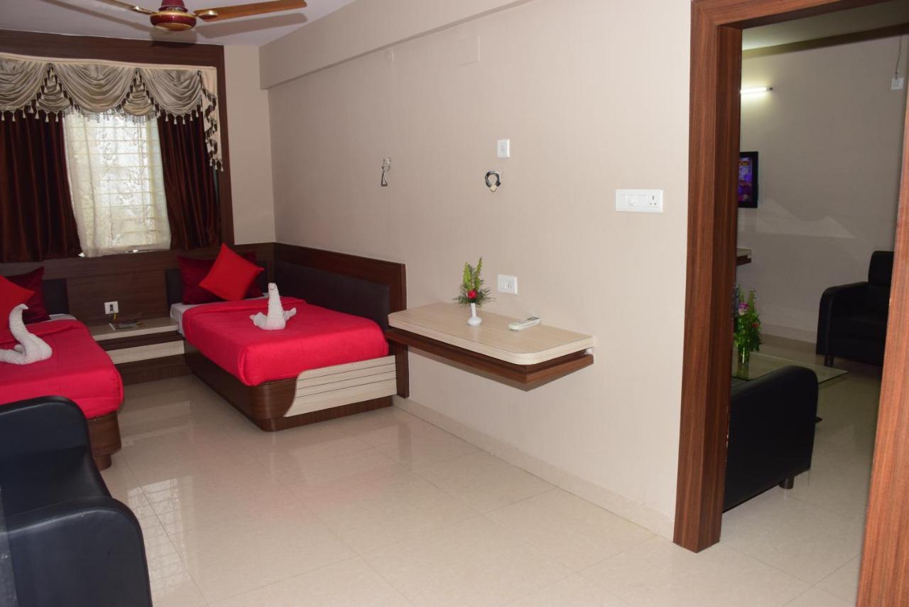 Hotel Landmark Puri Exterior foto