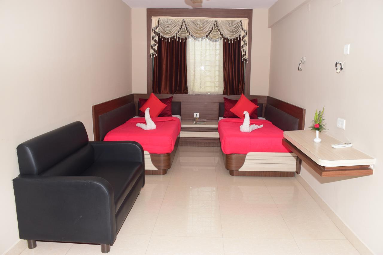 Hotel Landmark Puri Exterior foto