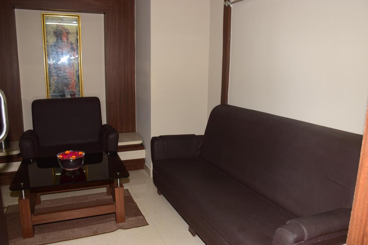 Hotel Landmark Puri Exterior foto