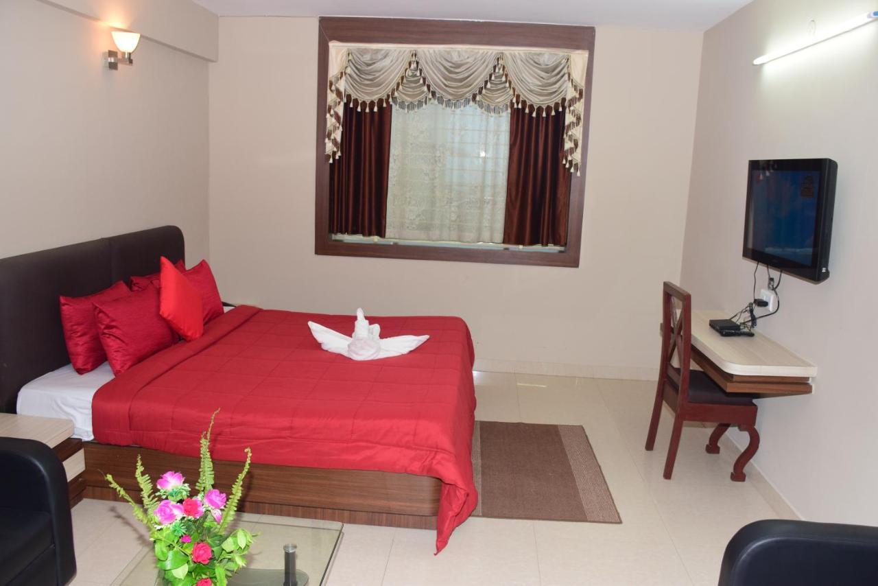 Hotel Landmark Puri Exterior foto