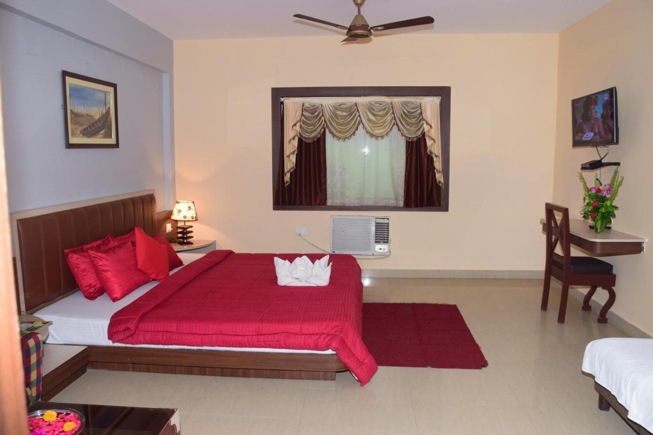 Hotel Landmark Puri Exterior foto