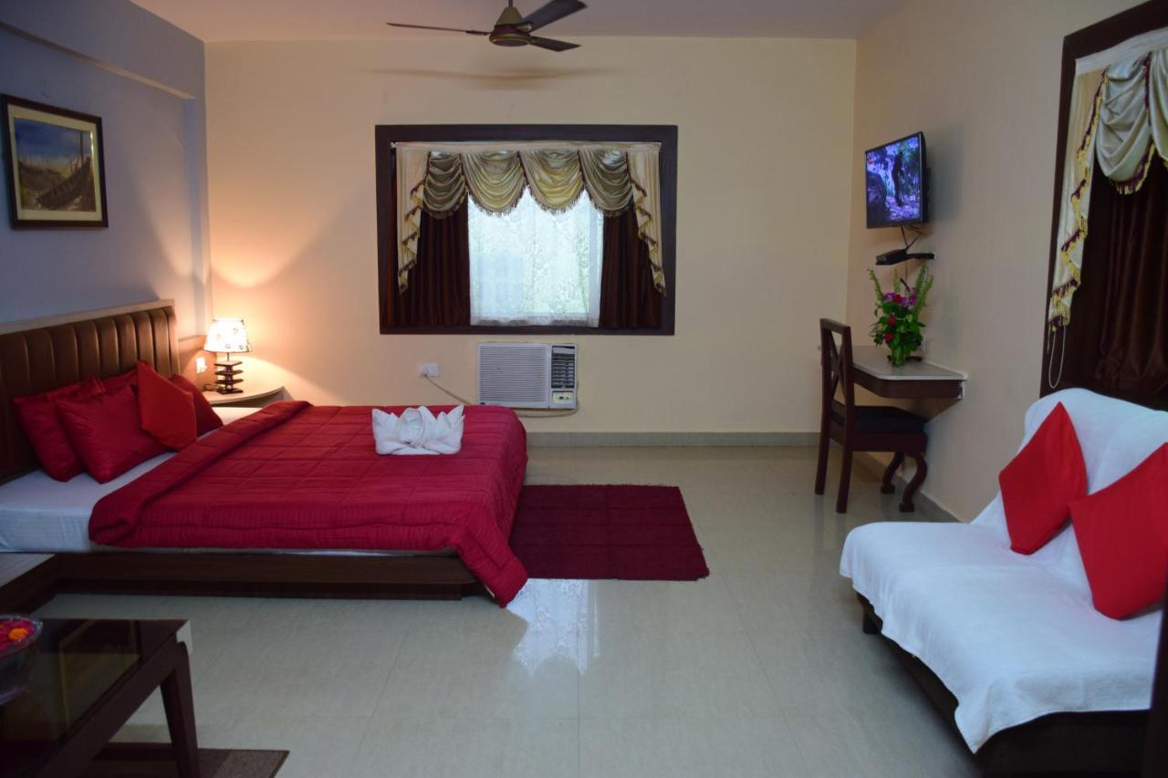 Hotel Landmark Puri Exterior foto