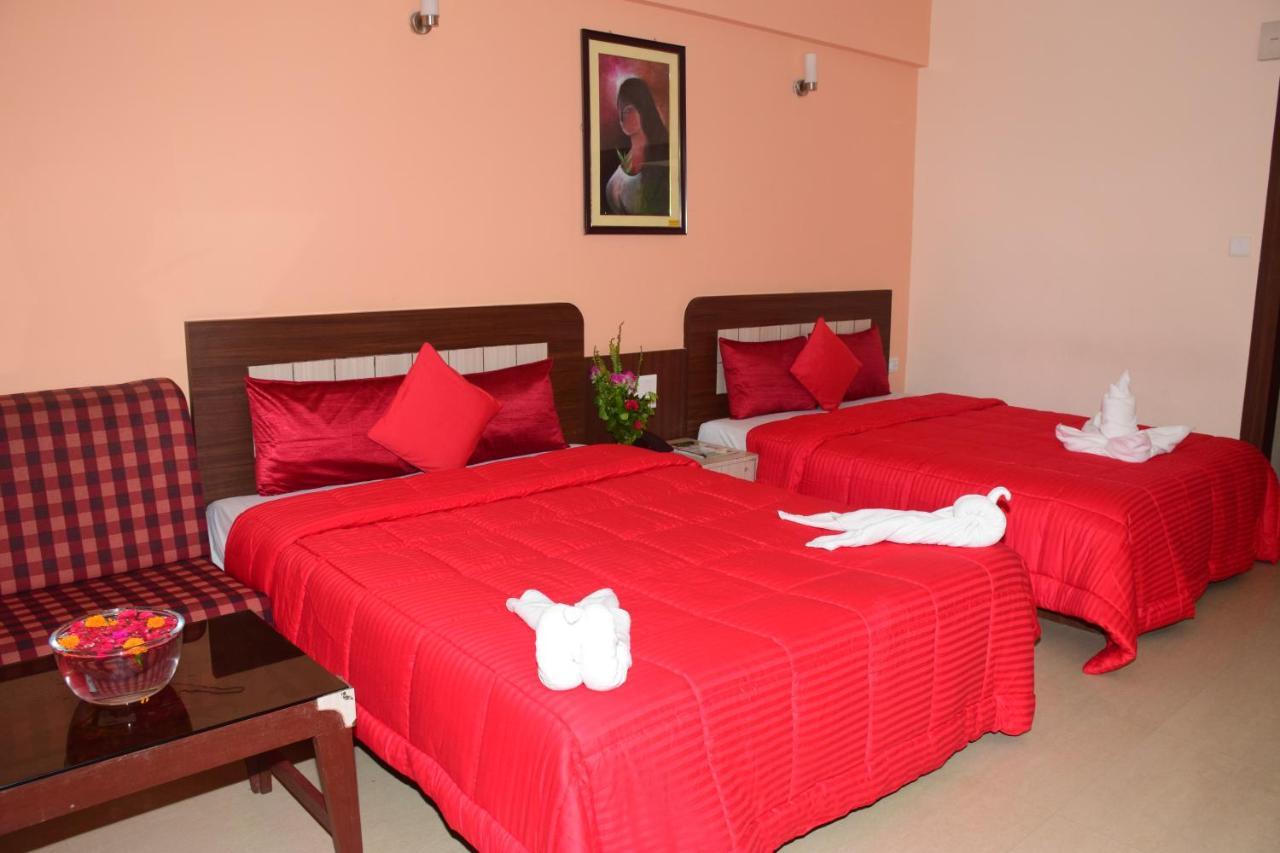 Hotel Landmark Puri Exterior foto